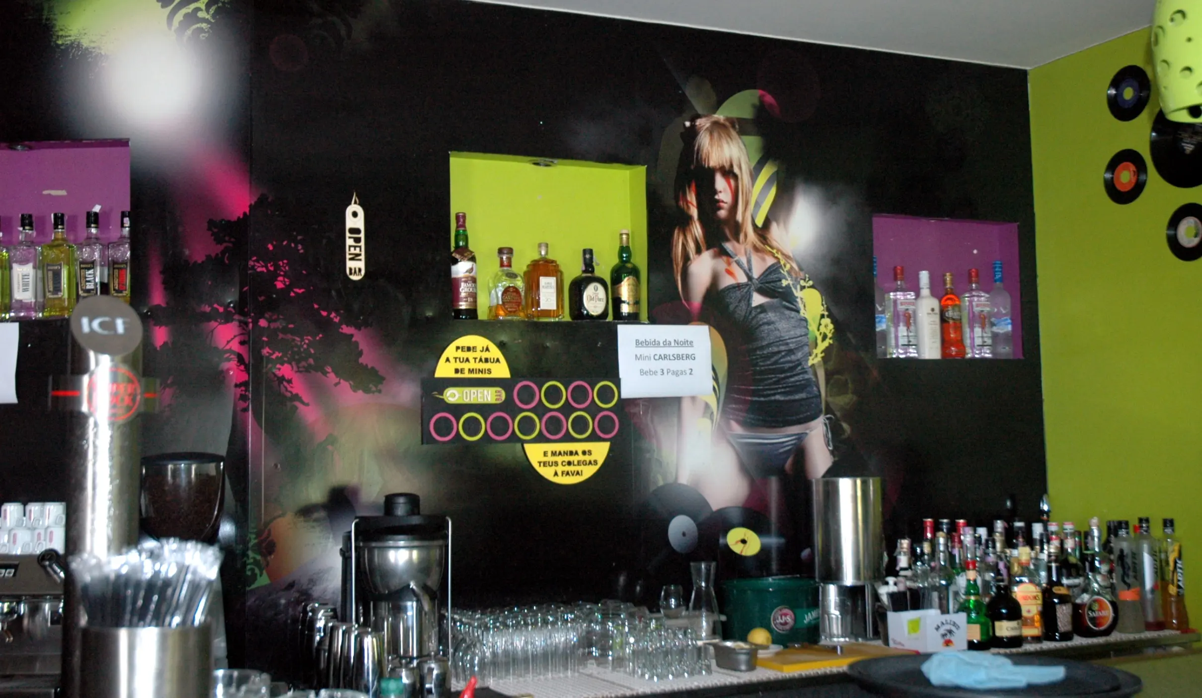 Uchas Bar 02